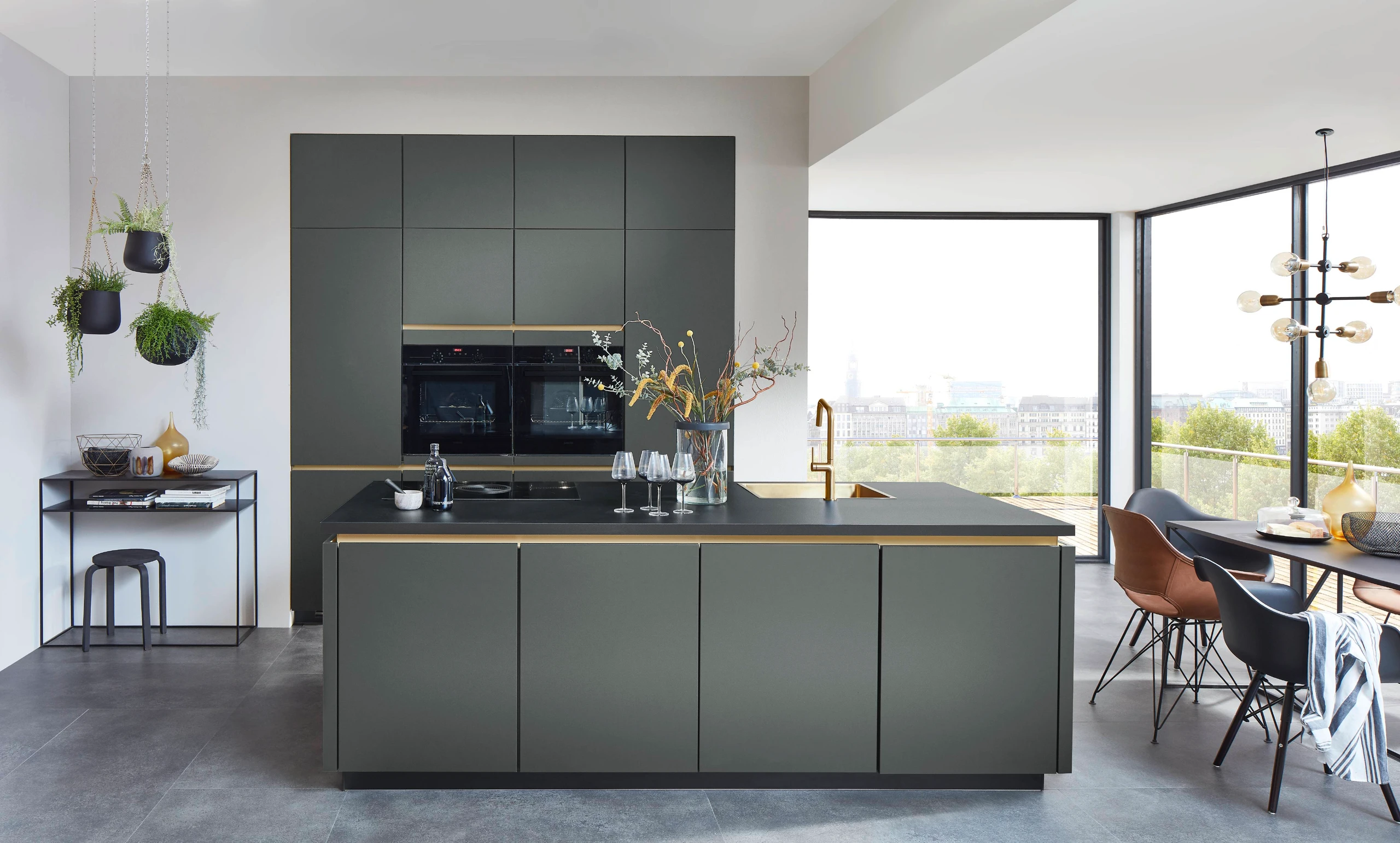 Divine kitchen in mineral green ultra-matt lacquer